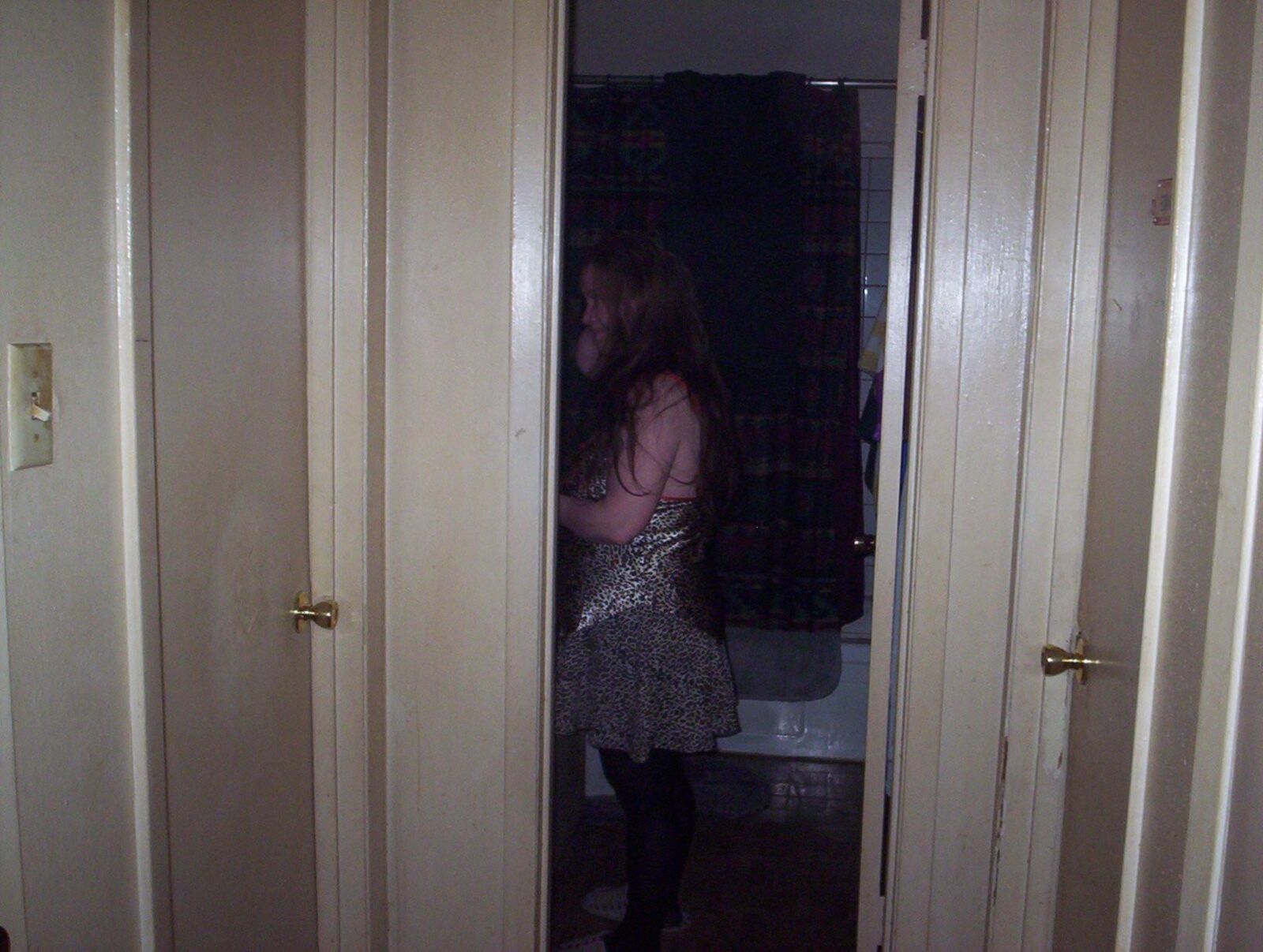 Shawnee playing in black tights 