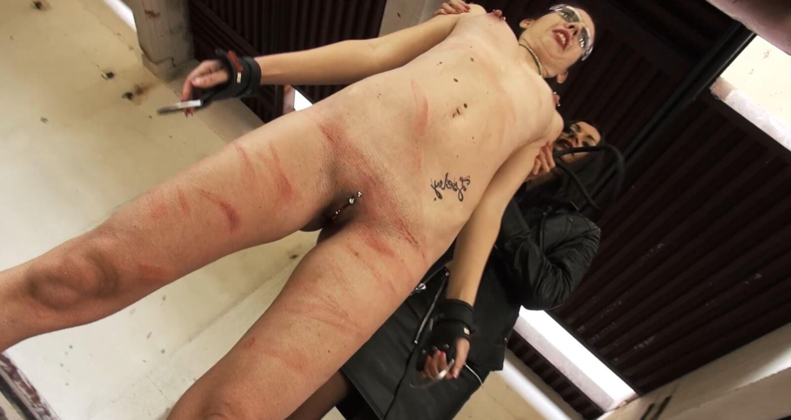 Lesbian Slaves 