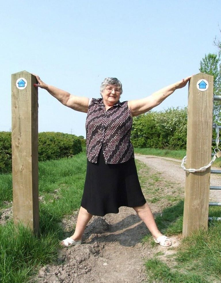 Mamie Grosse Truie Se Ballade En Campagne