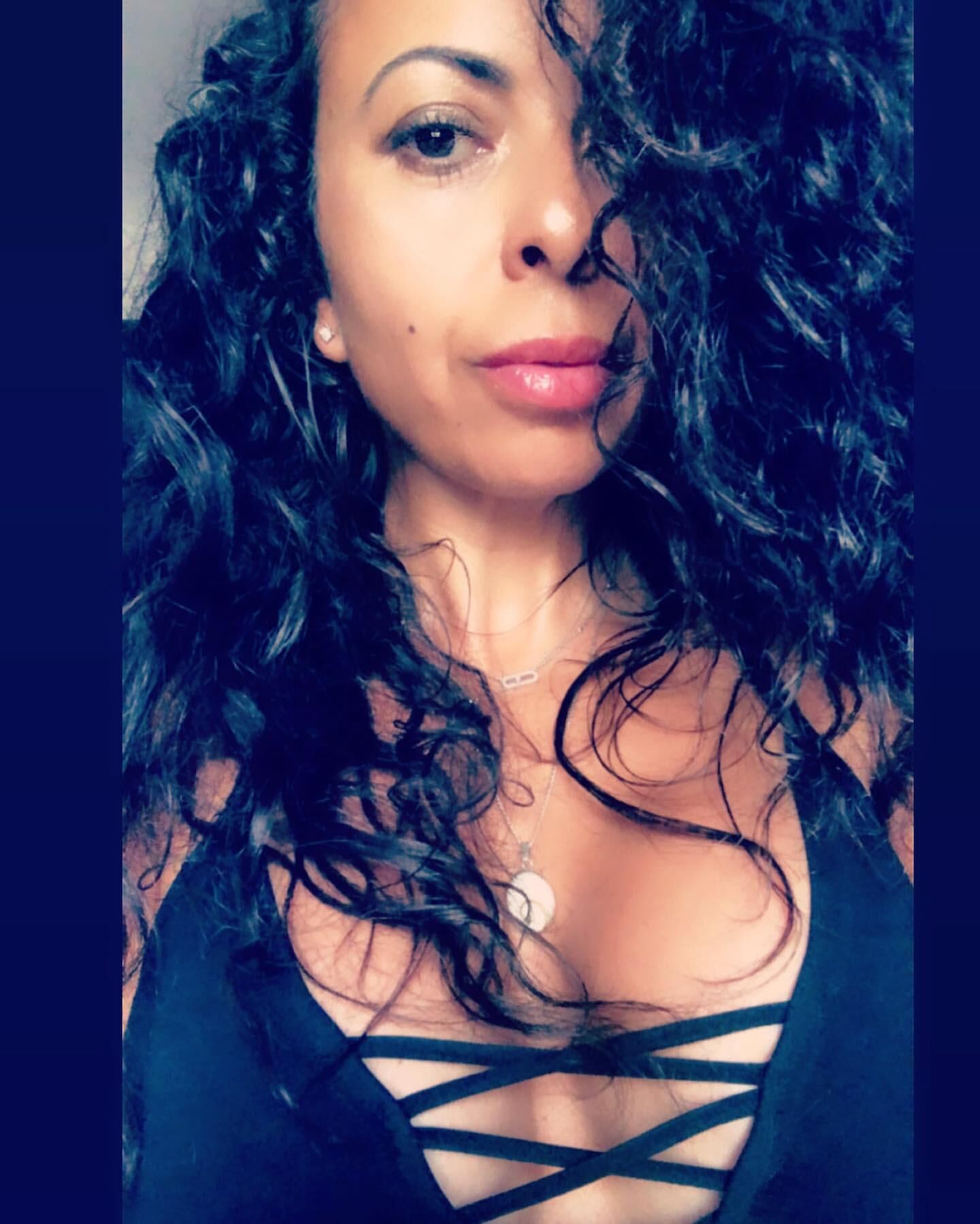 Sofia French MILF enorme mamas nibards de folie