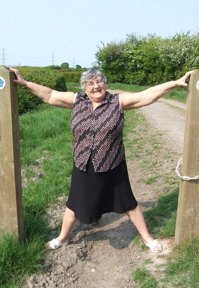 Mamie Grosse Truie Se Ballade En Campagne
