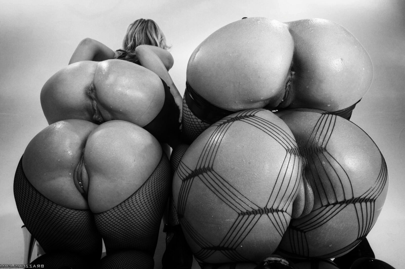 Monochrome hotties 