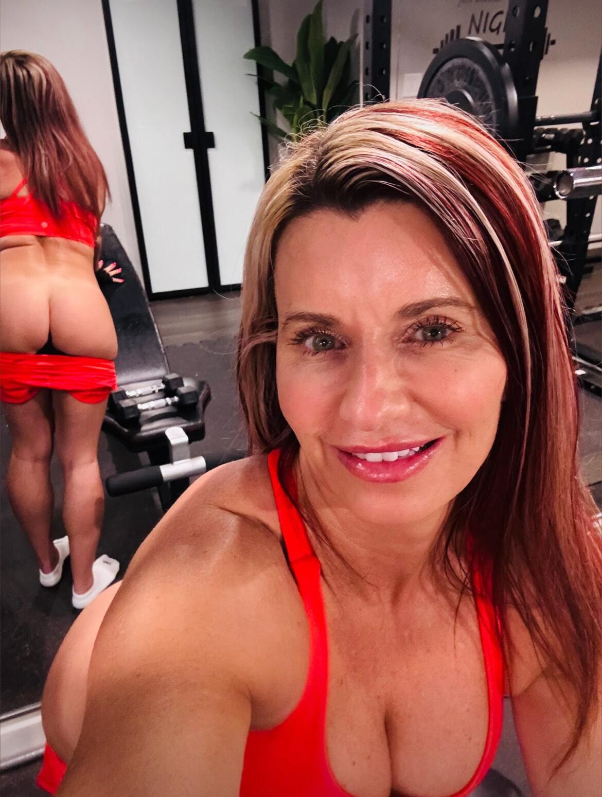 Pictures of GILF Mandy, I never knew existed
