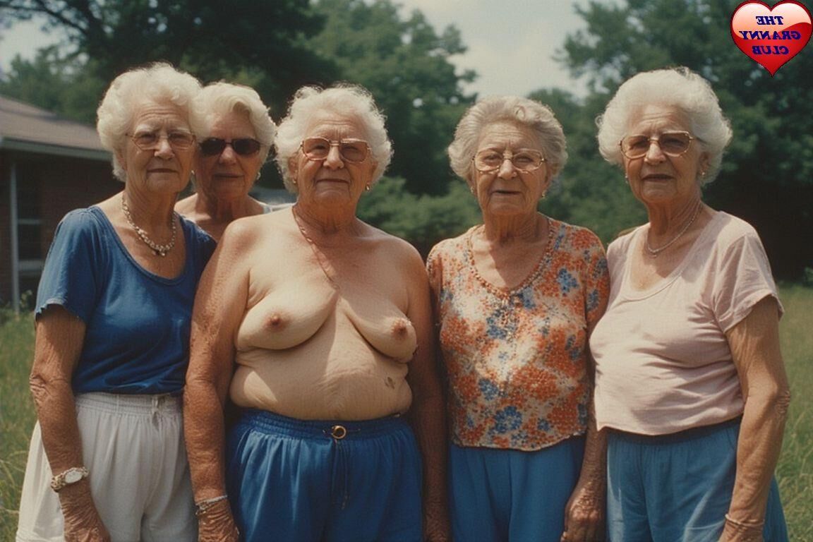 Grannies Day Out в синем