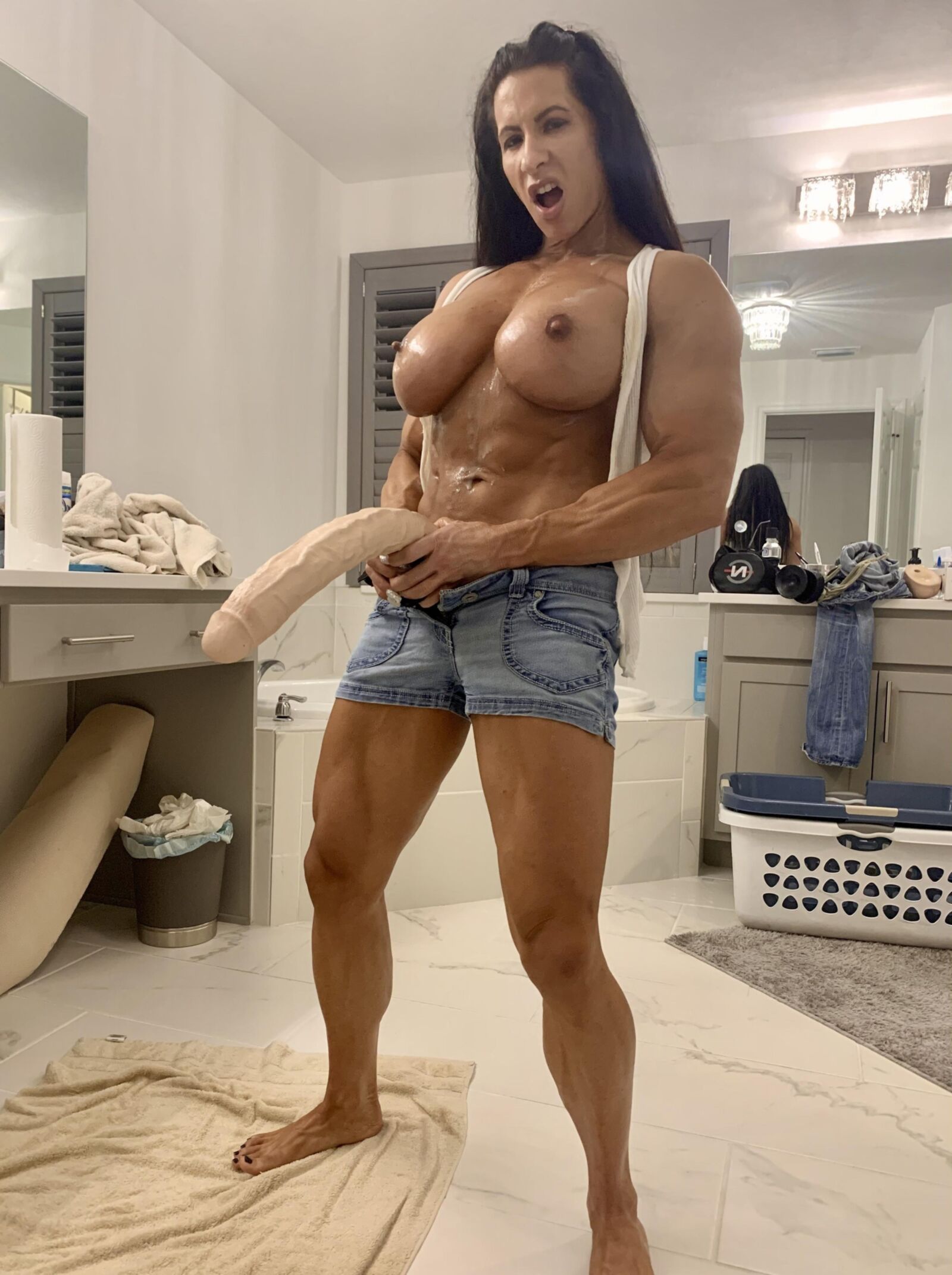 Massive FBB Milf 