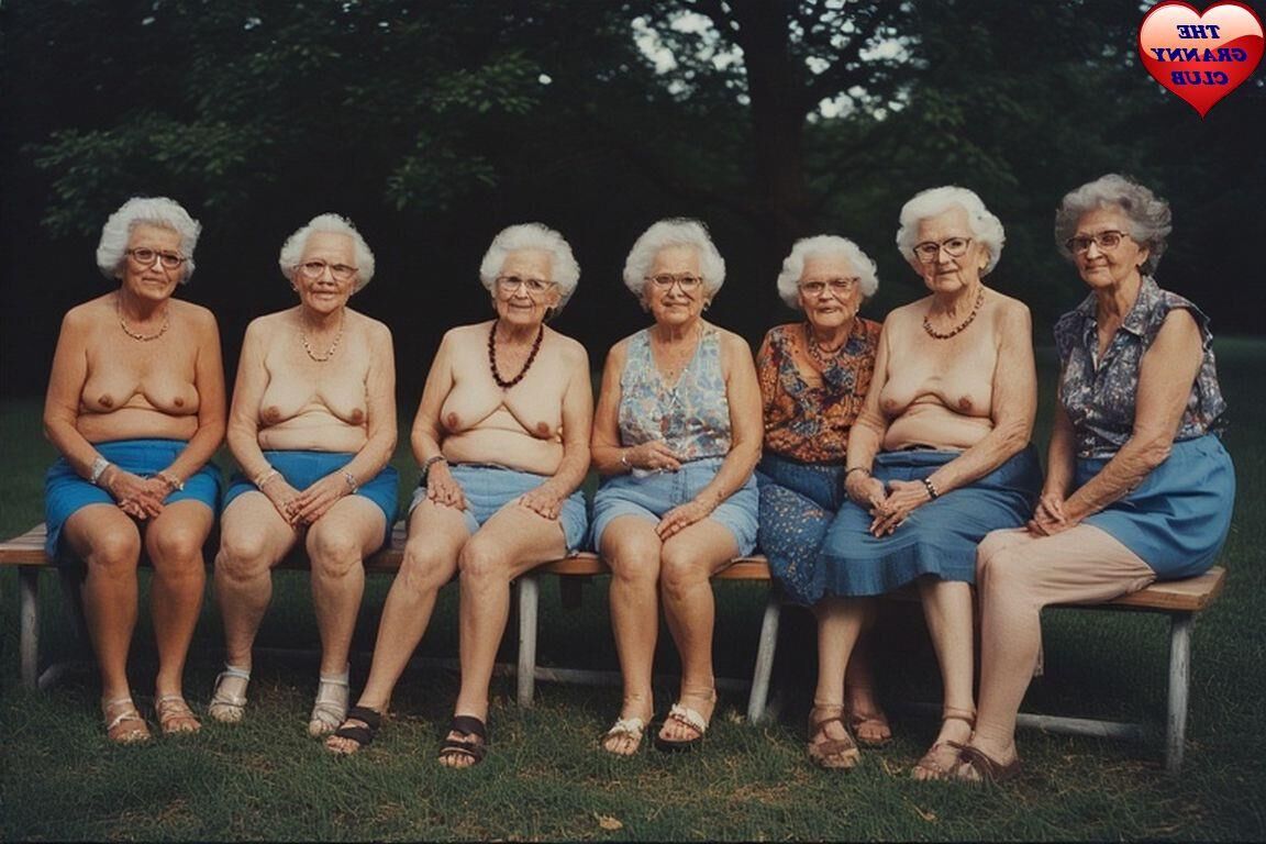 Grannies Day Out в синем