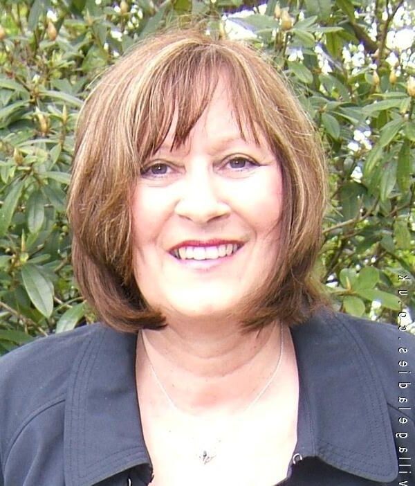. Kelly. st up today this rather wonderful older woman