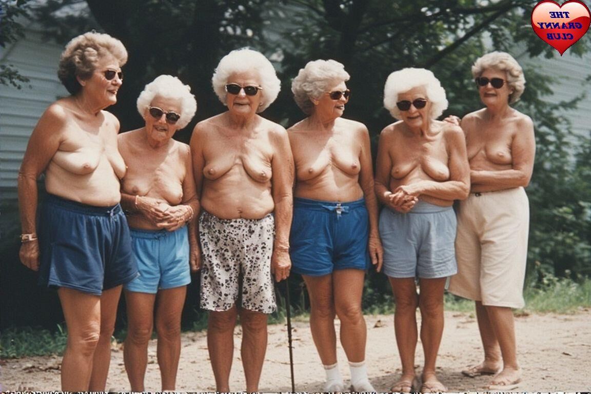 Grannies Day Out в синем