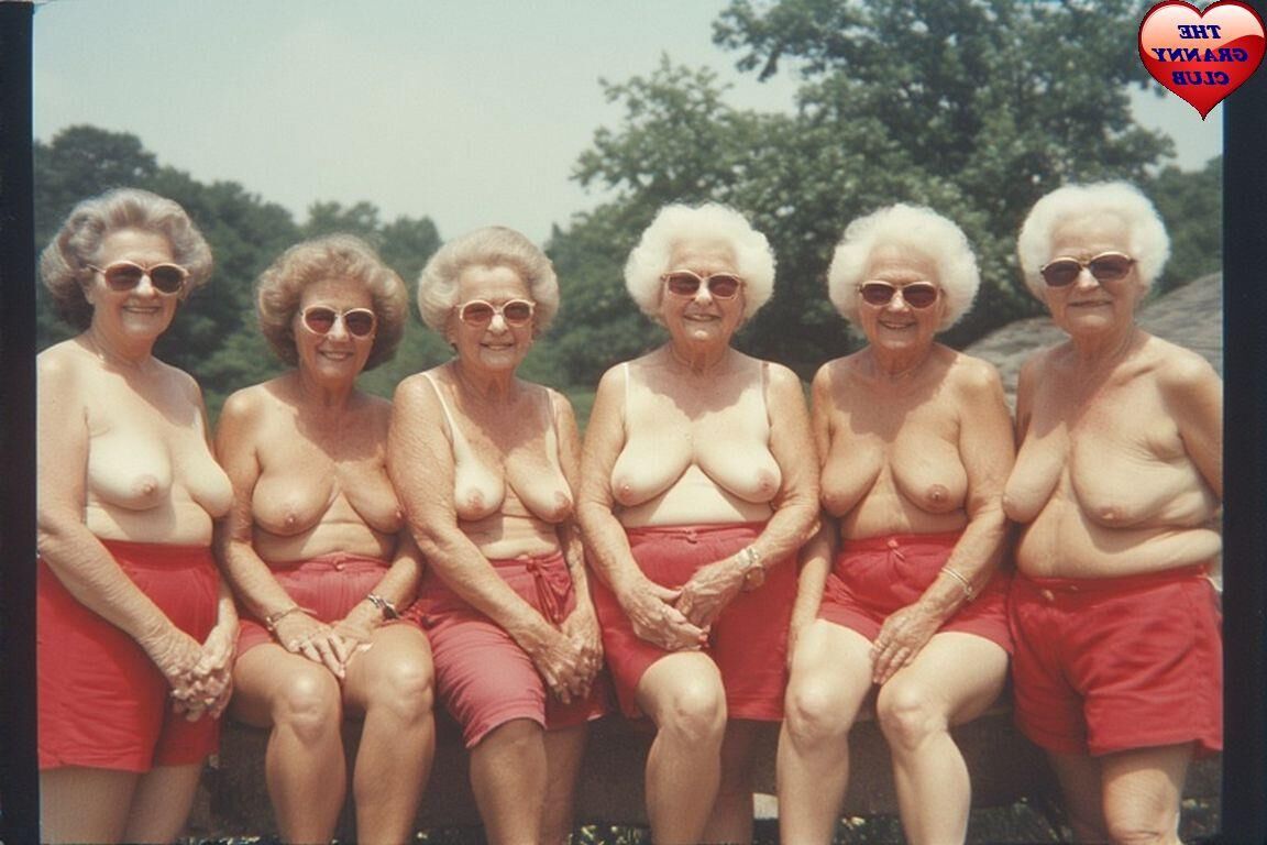 Grannies Day Out в красном