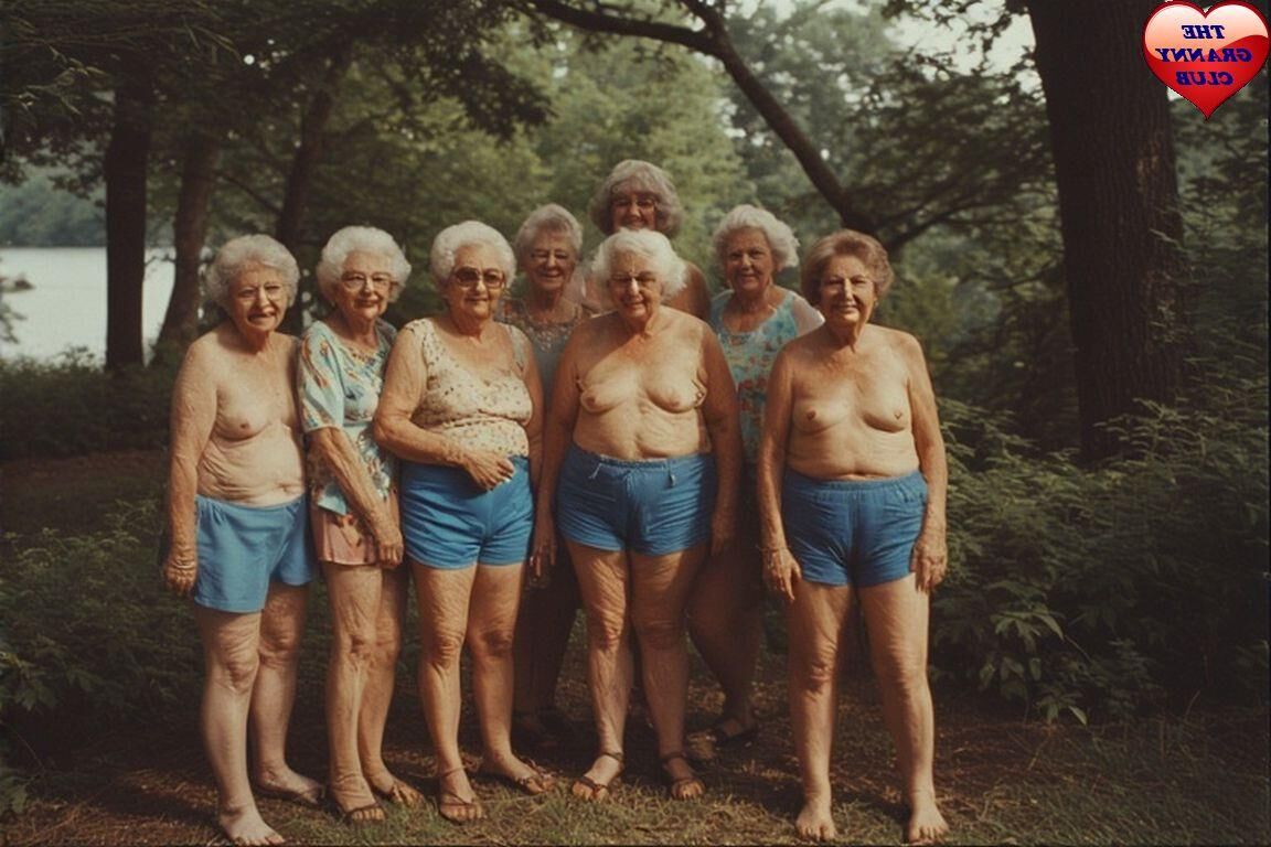Grannies Day Out в синем