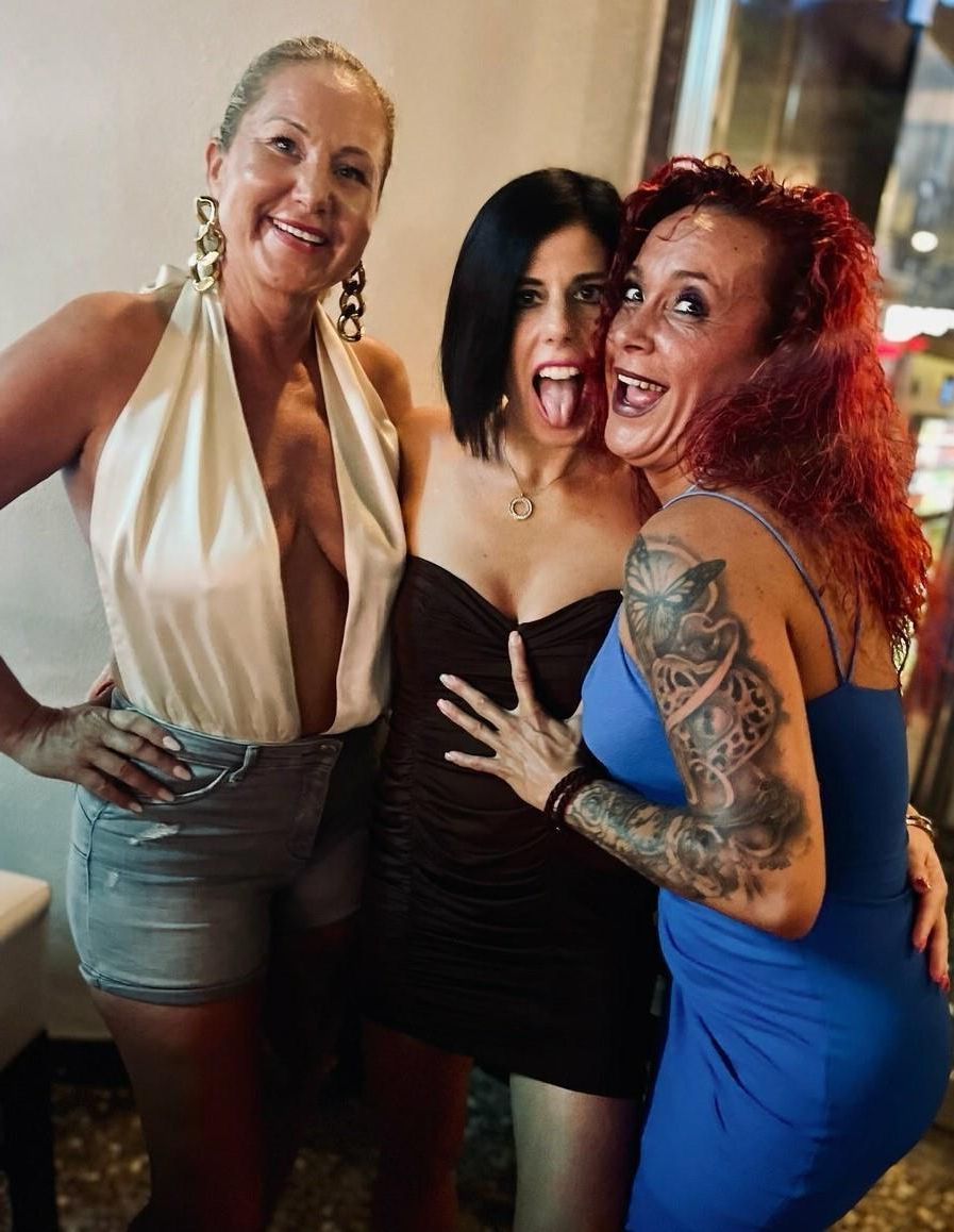 Hot Mom Meat 