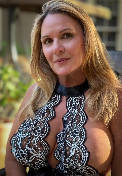 MILFs antigos ou jovens Gilfs?