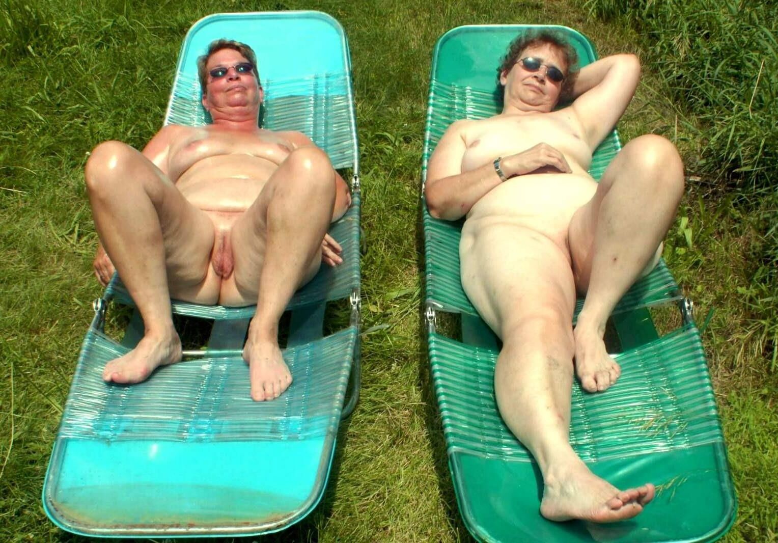 More mature and granny soles and toes