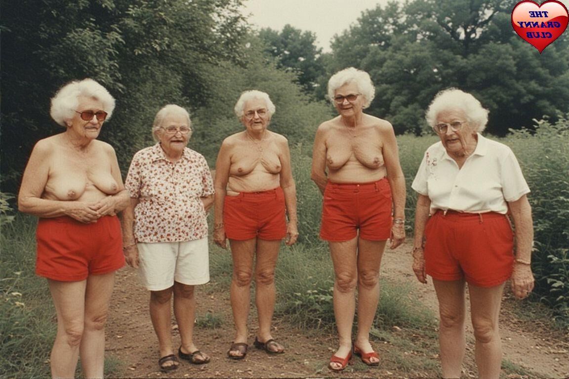 Grannies Day Out в красном