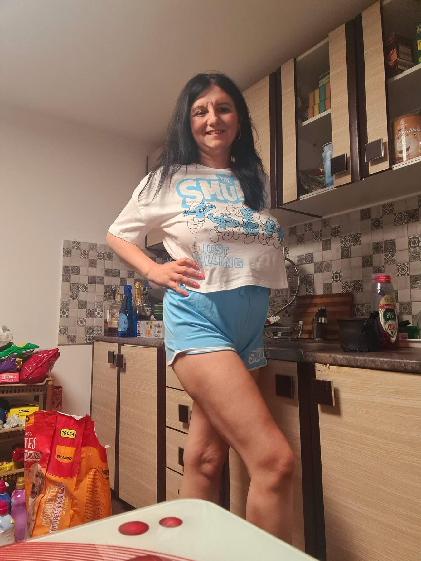 Brune mature alexa