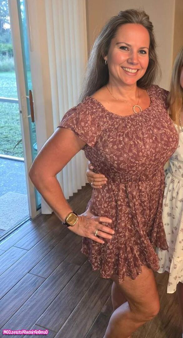 MILFs I wish lived next door 