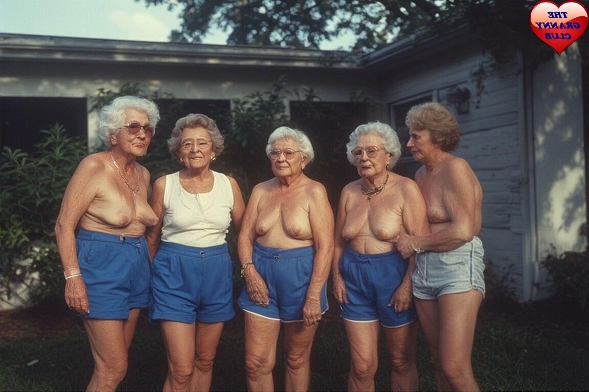 Grannies Day Out в синем
