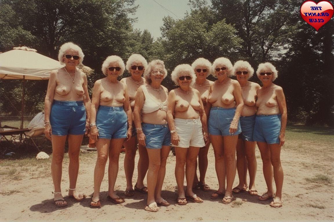 Grannies Day Out в синем