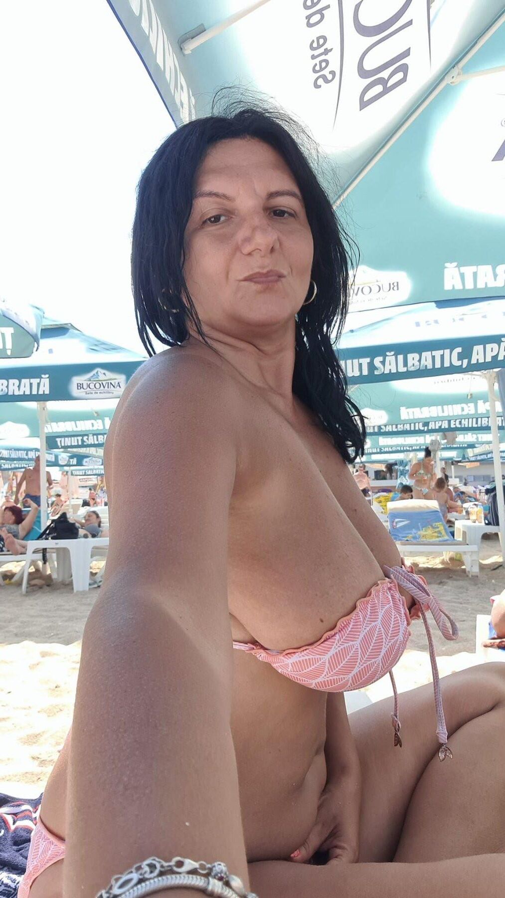 Brune mature alexa