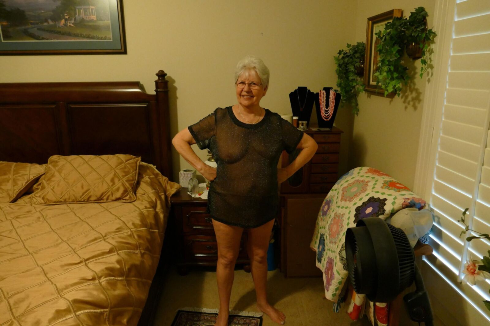Mary Mathis gets naked.