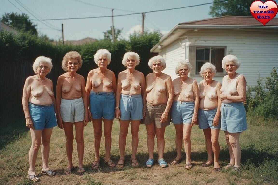 Grannies Day Out в синем
