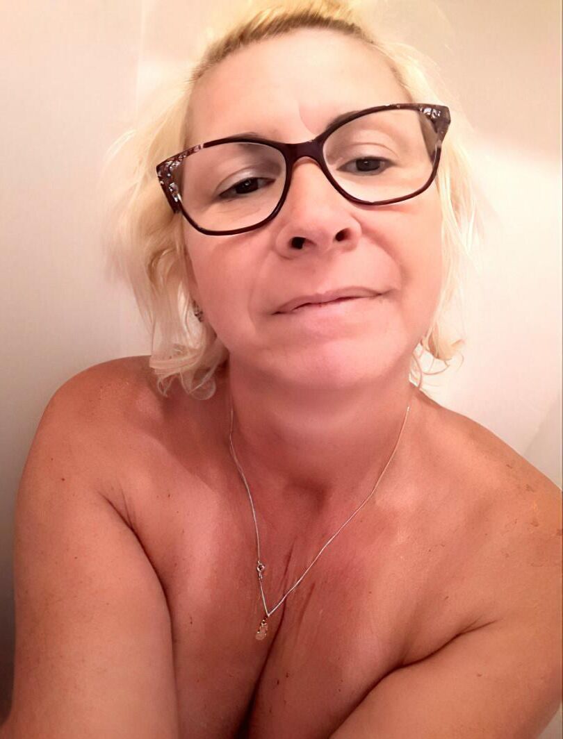 Madame tout le monde est une chienne comme les autres