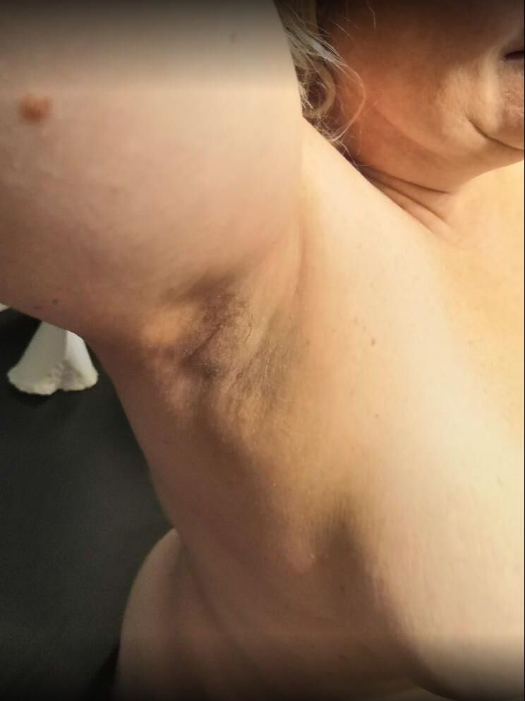 私の妻はいつも良い水泳、良い飲み物、そして良いセックスが大好きです！