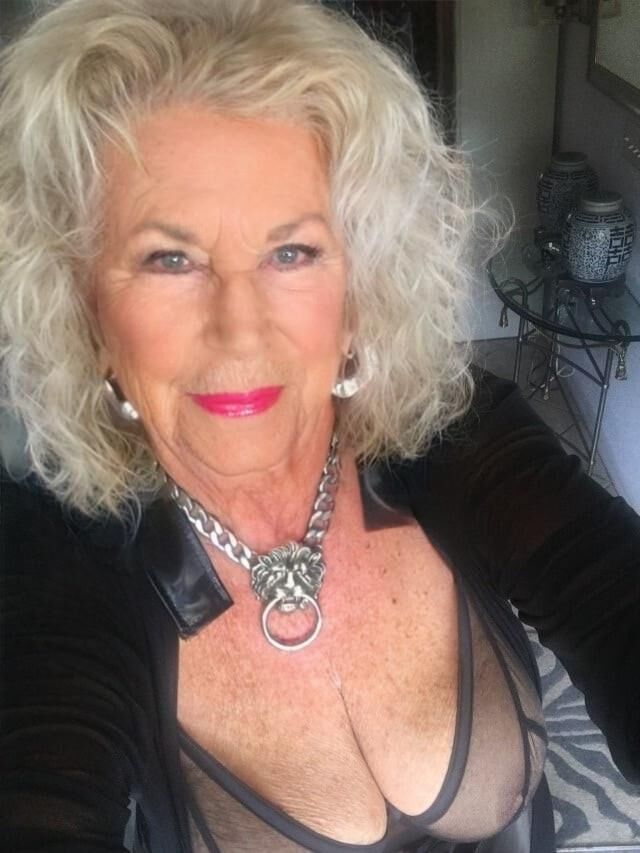 Vietas sexys con lápiz labial rosa
