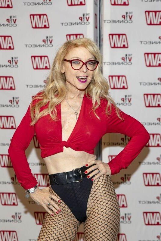 Beauté légendaire Nina Hartley