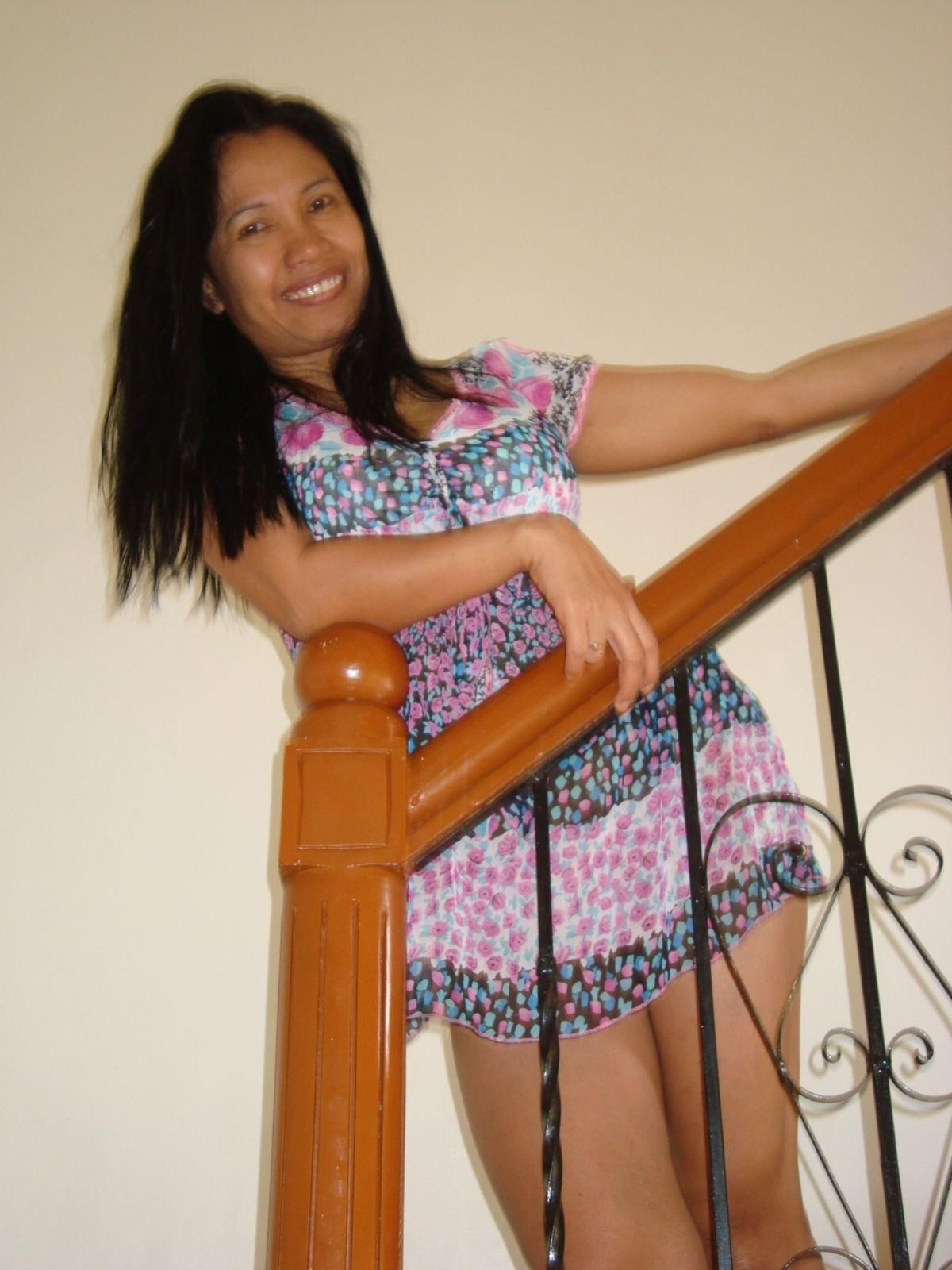 Filipina Milf Janet in Neglässigkeit