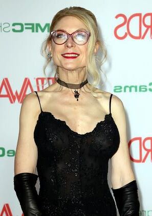 Beauté légendaire Nina Hartley