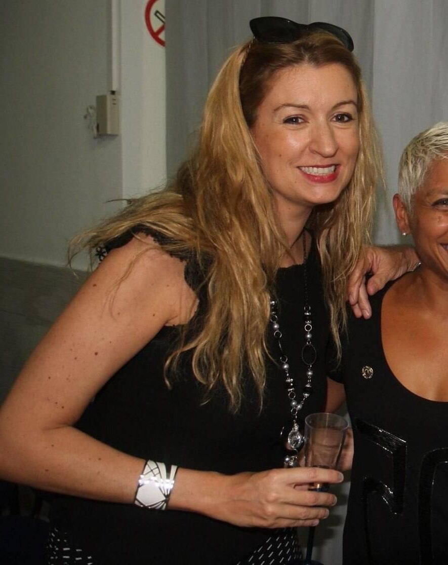 Caroline geile französische Milf Schlampe große Titten