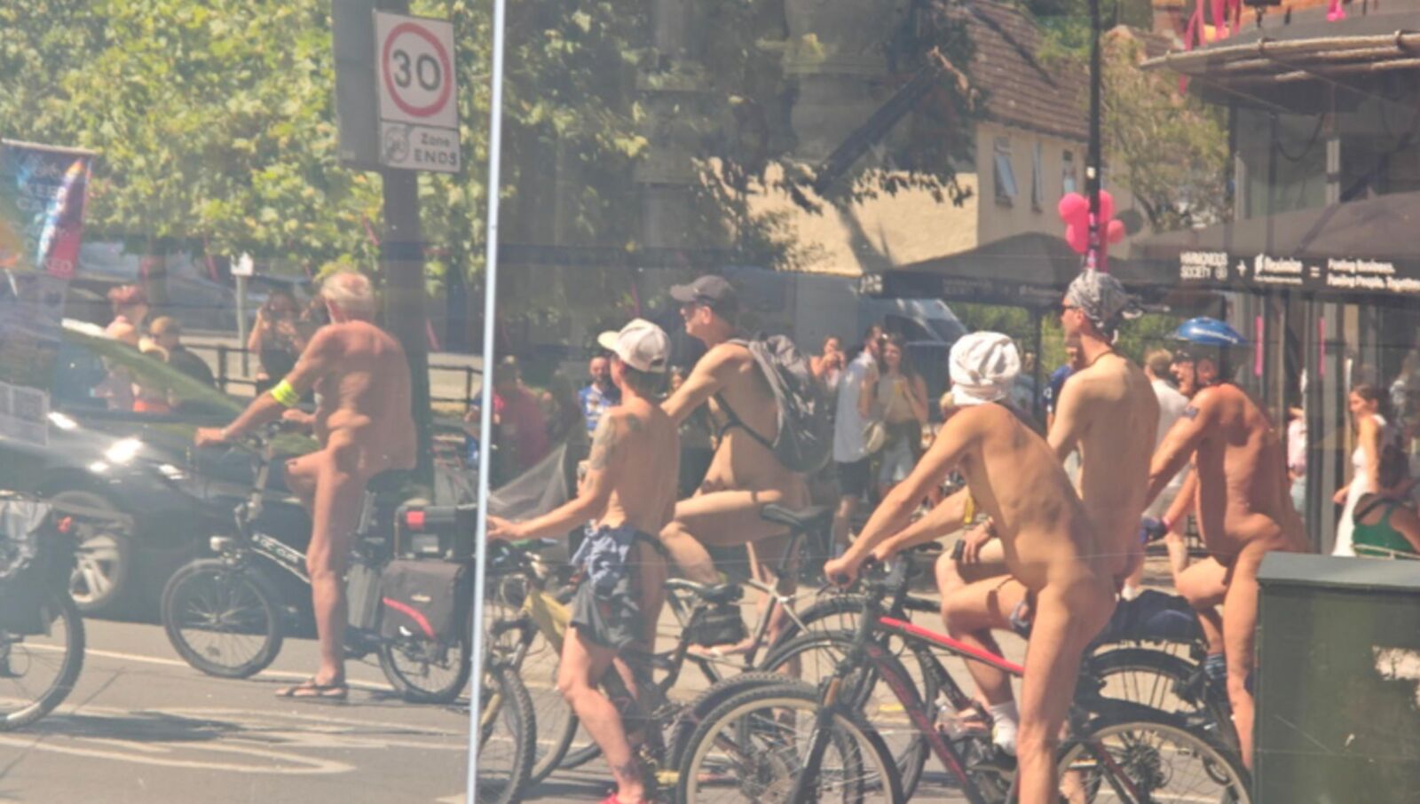 Ipswich nackte Radtour