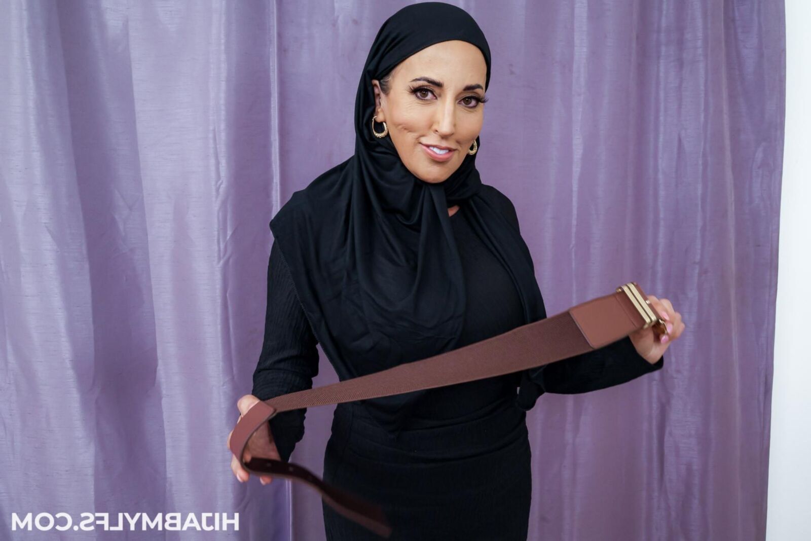 Abi James yo Hijab MILF Tries Some Clothes and Some Dick