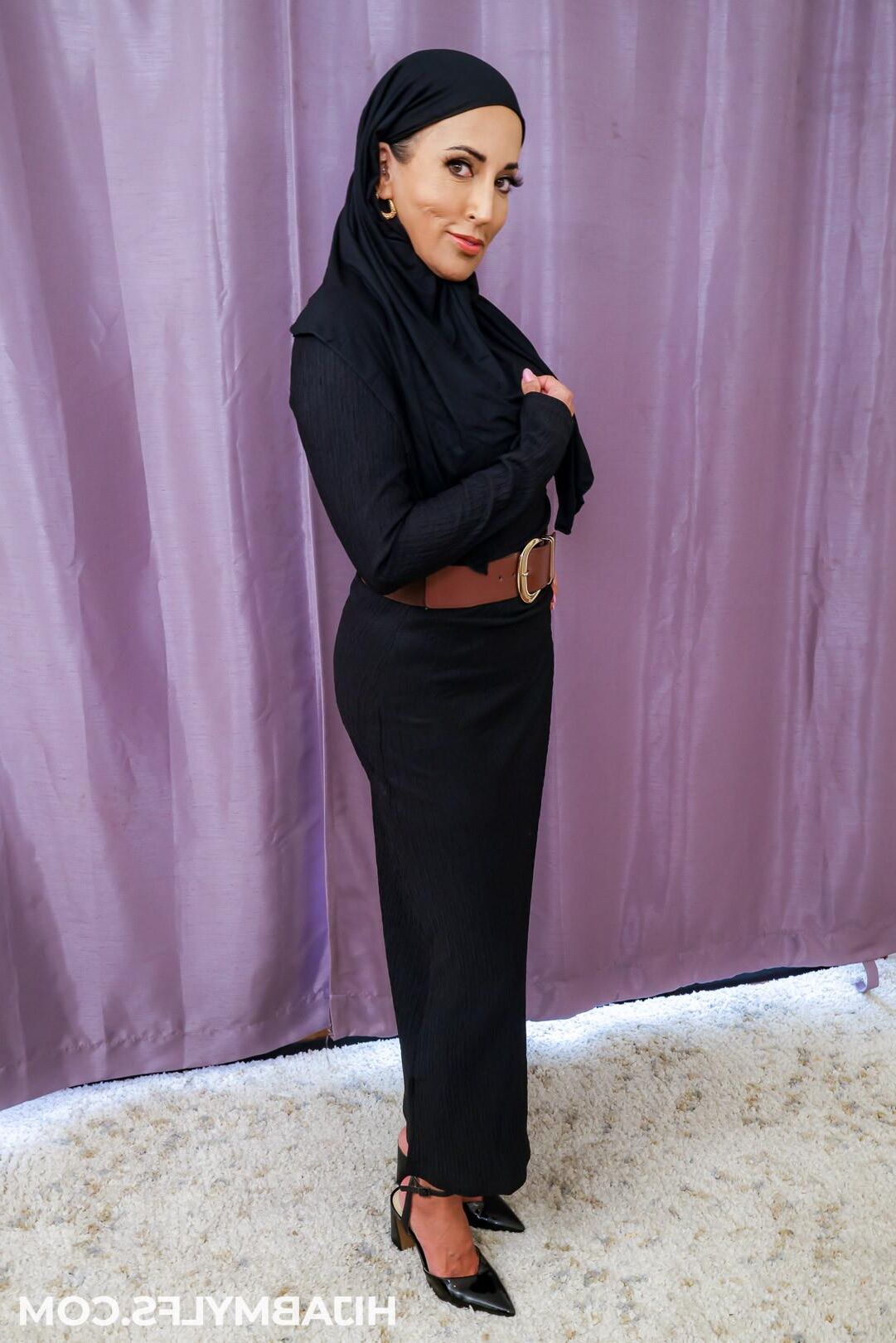 Abi James yo Hijab MILF Tries Some Clothes and Some Dick