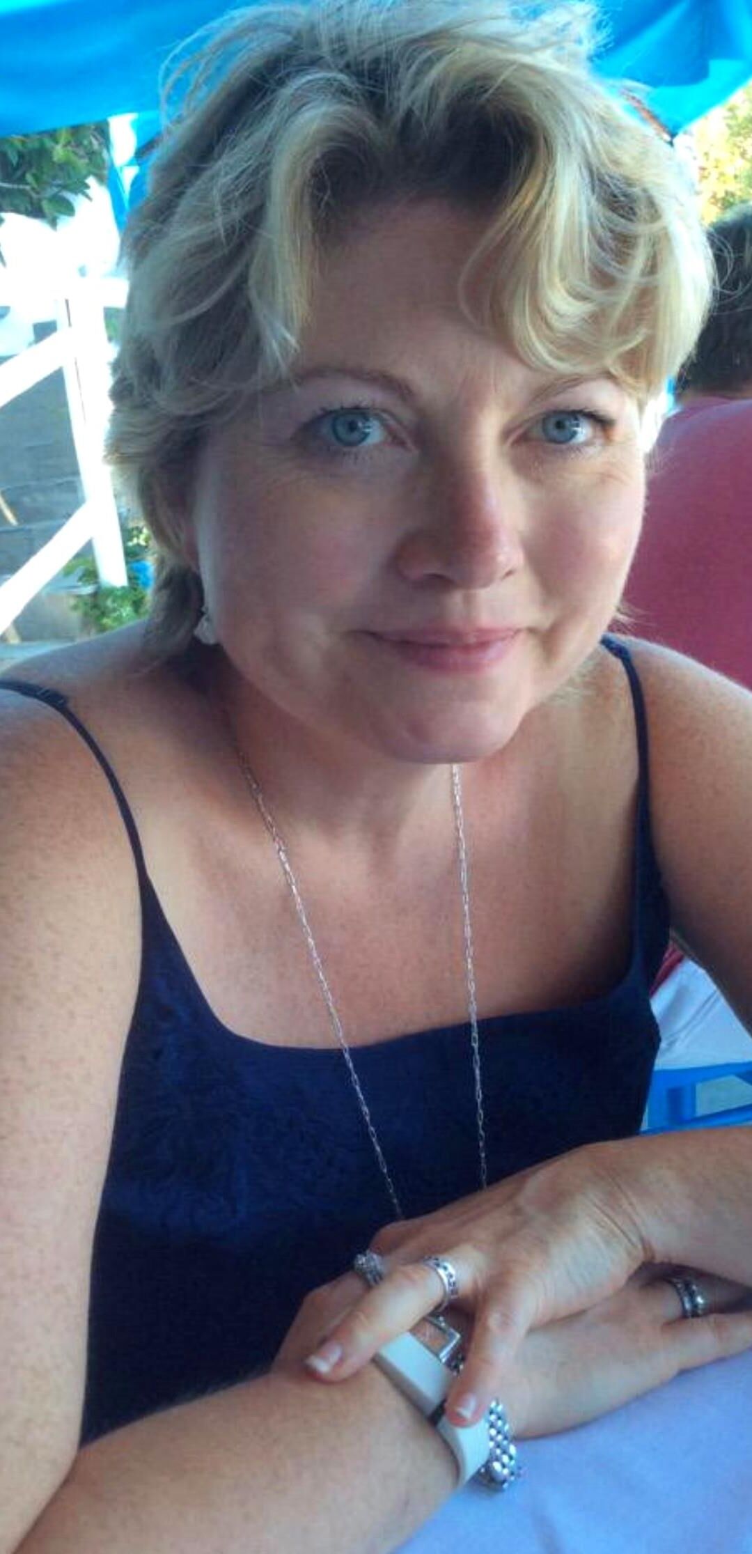 Esposa madura submissa (Emily)