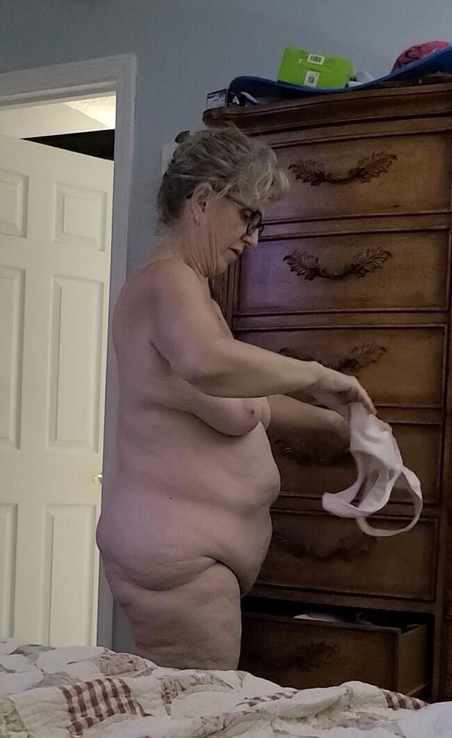 Allie Yo mit Cellulite