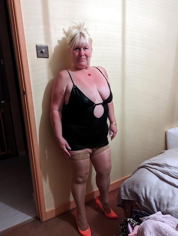 Mature BBW Heels