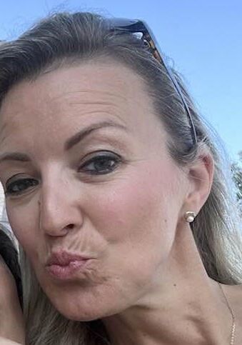 Ludivine francês milf grandes mamas grossas loches bandantes