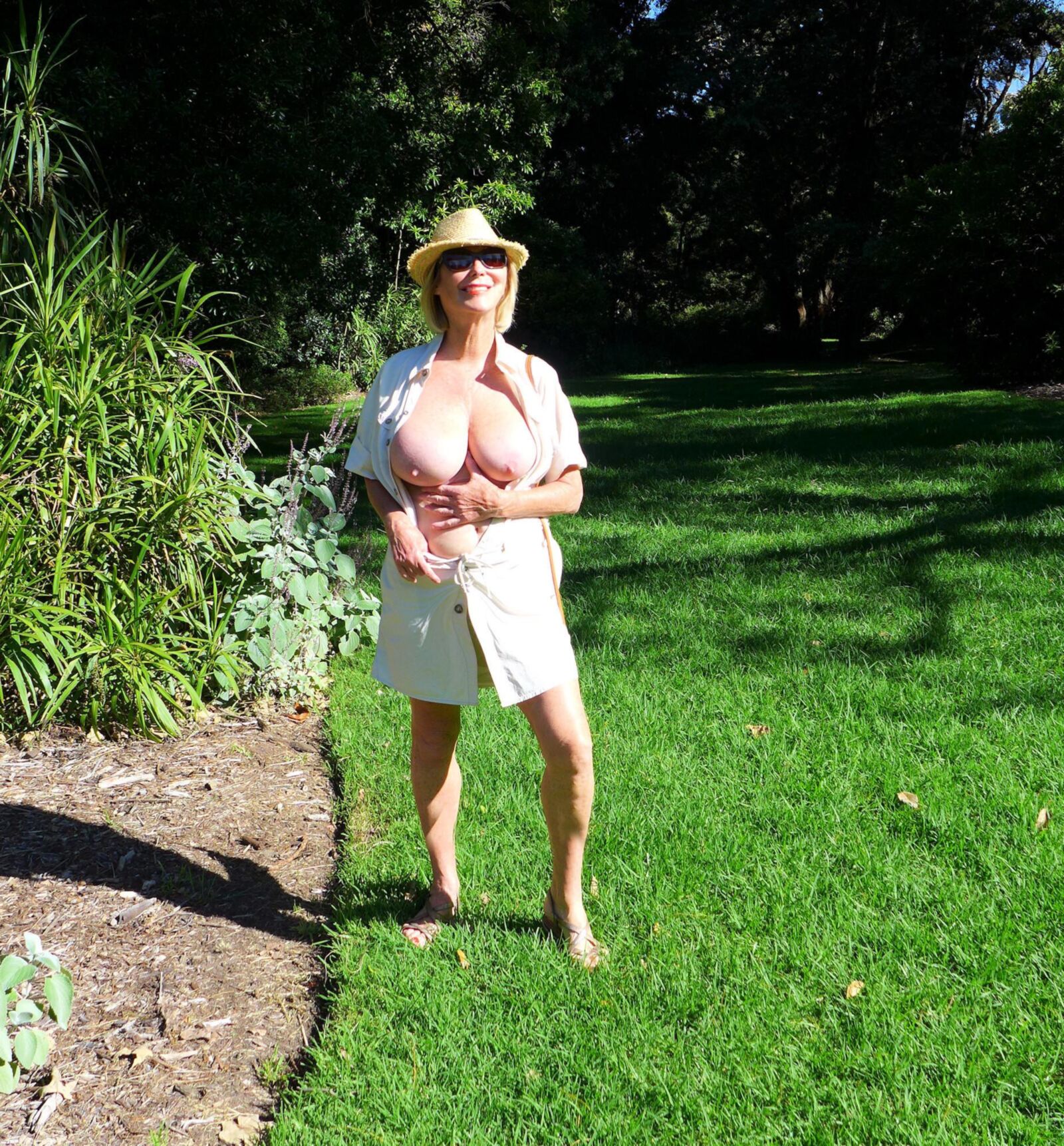 Vestal Virgin: our lovely LADY DIANE in WHITE and NUDE!