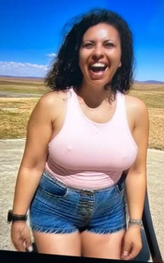 French milf big tits grosses loches bandantes