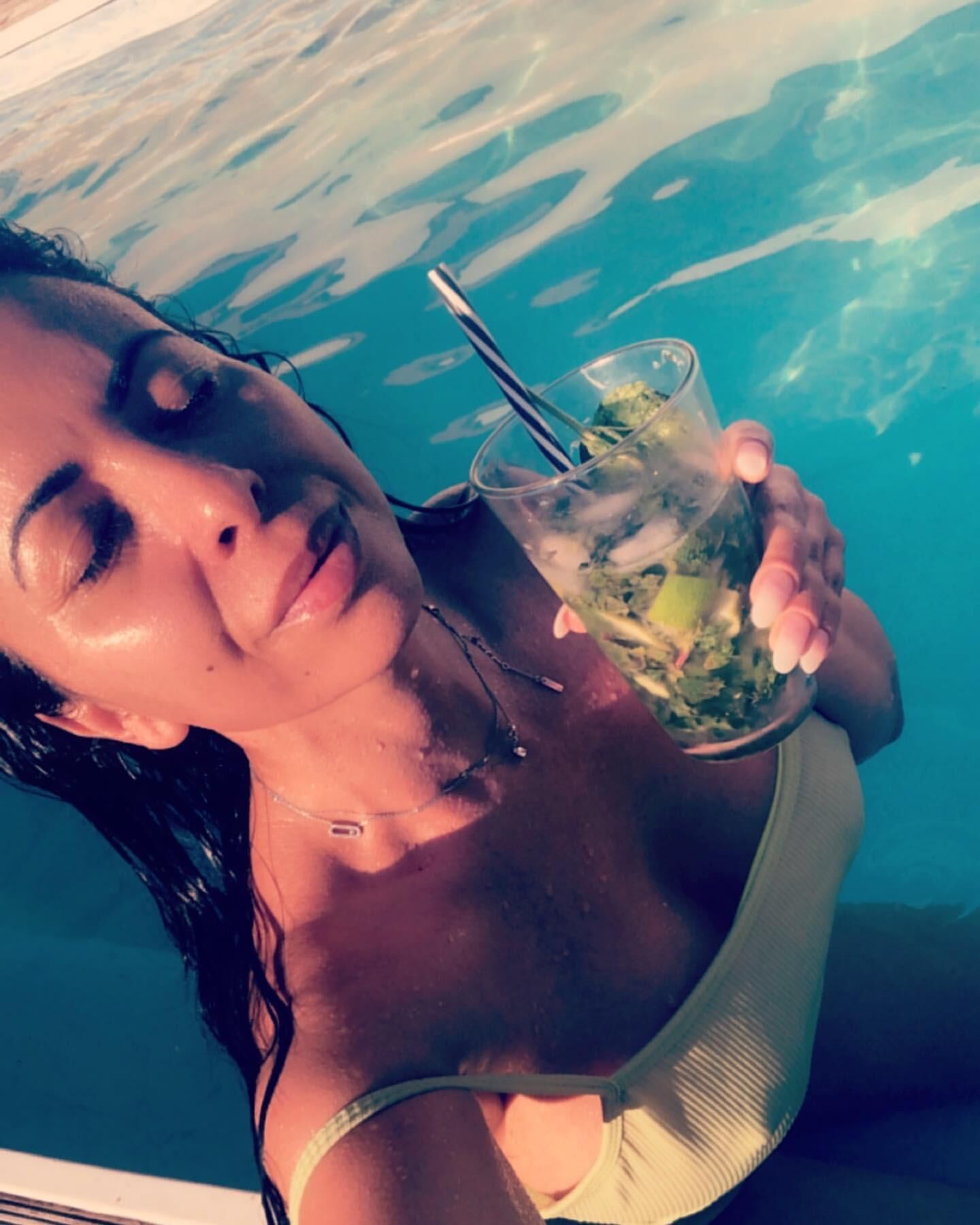 French milf big tits grosses loches bandantes